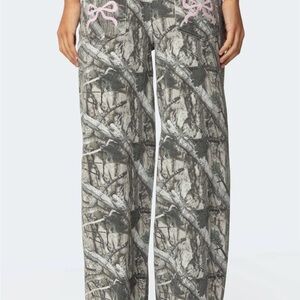 Edikted Olive Camouflage Pants